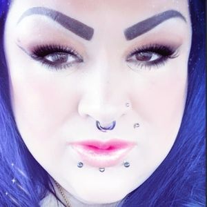 Meet your Posher, Reina